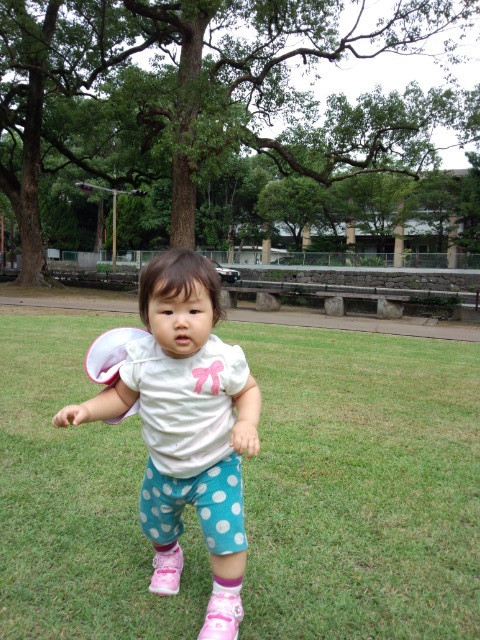 私はあんよの練習中なの！