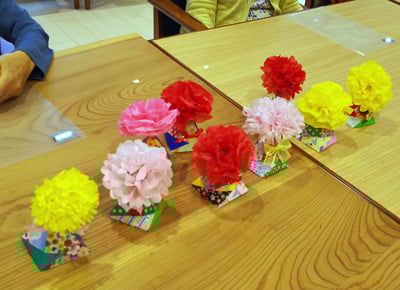 お花紙で一輪挿し