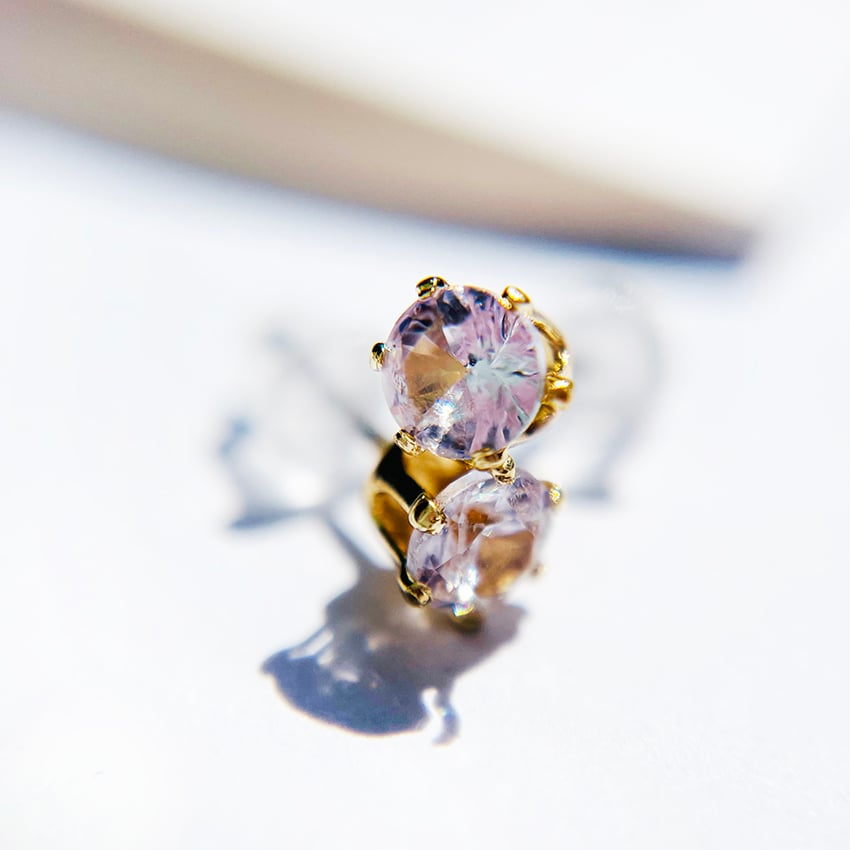 ピンクタッセルのピアスはワンポイントのダイヤピアスとしても使用できる2wayピアスです。