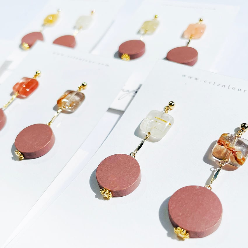 透明感のあるルチルクオーツ。全て色が違います。