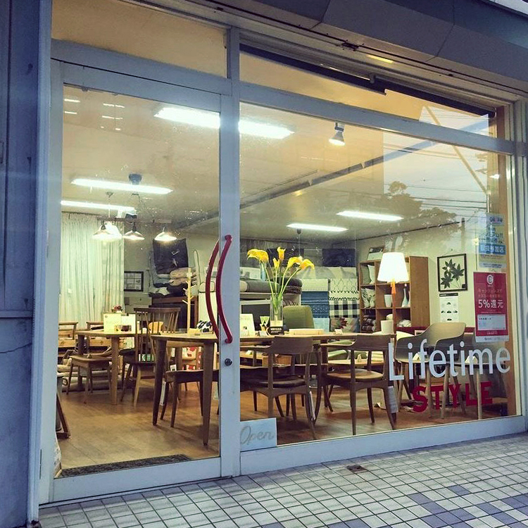 ライフタイムのファサード写真