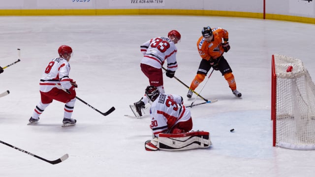 アイスバックス vs チャイナドラゴン: ディレイゴ選手から鈴木選手へ