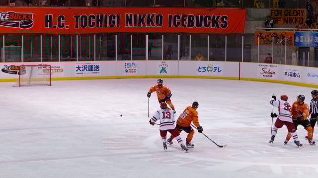 アイスバックス vs チャイナドラゴン: ゴーリーをあげてのFace Off