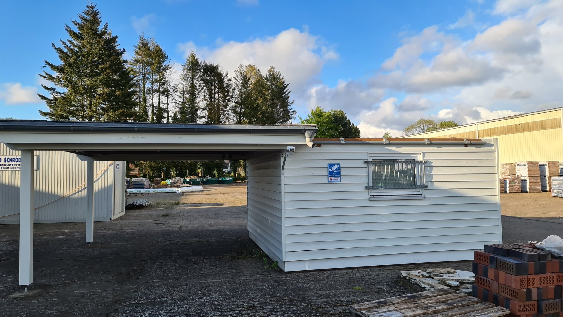 Geöffnete Sternwarte zum Auskühlen