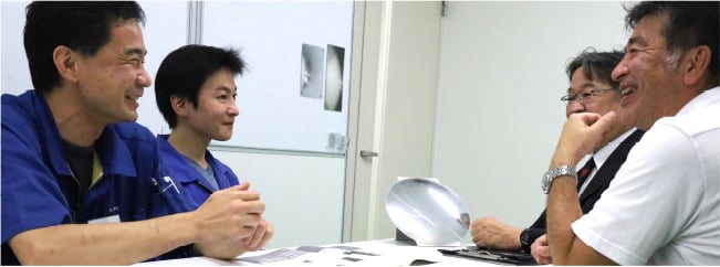 コミーインタビュー風景