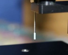 テフロンチューブを取付けた針