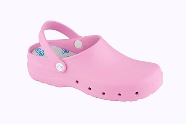 Zueco 100% hecho en España, antideslizantes, reducen la fatiga muscular hasta en un 60%. 95gr. en cada pie. Con plantillas coolmax, eva, o piel.