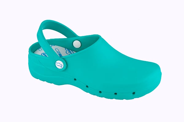 Zueco 100% hecho en España, antideslizantes, reducen la fatiga muscular hasta en un 60%. 95gr. en cada pie. Con plantillas coolmax, eva, o piel.