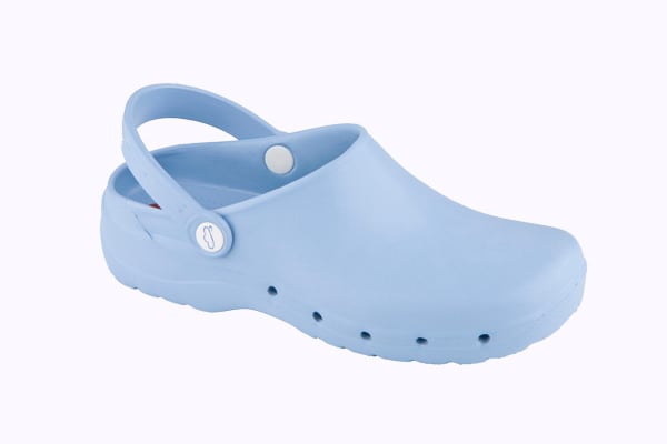 Zueco 100% hecho en España, antideslizantes, reducen la fatiga muscular hasta en un 60%. 95gr. en cada pie. Con plantillas coolmax, eva, o piel.