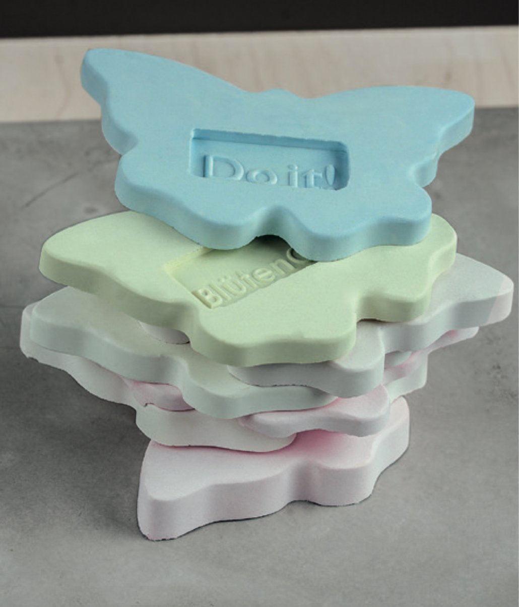 Schmetterling mit eingefärbtem Raysin Beispiels-Bild von Rayher