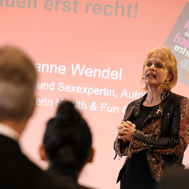 Top-Speakerin, Bestseller-Autorin und Expertin zu den Themen Sexualität, Gesunde Beziehungen, Selbstbestimmung vs. Familie, Kommunikation & Persönlichkeitsentwicklung, Work Life Lust Balance