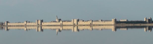 Aigues Mortes vue des Salins du Midi