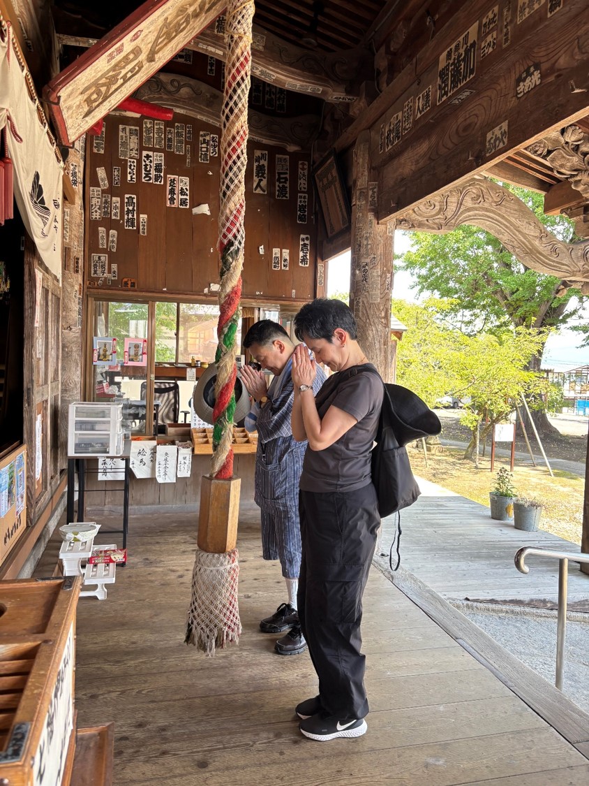 我々も英世に習い、中田観音に参拝しました。