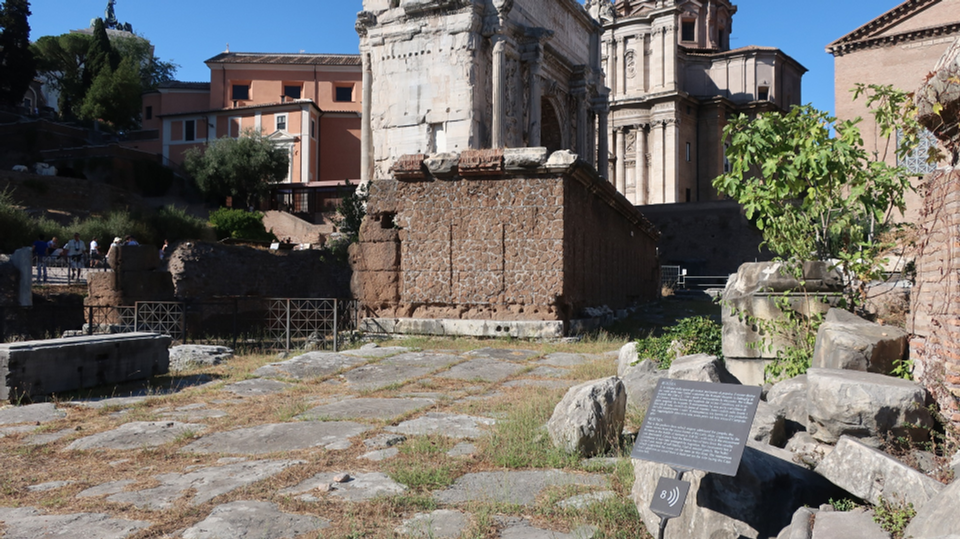 Rostra (speakers’ platform)