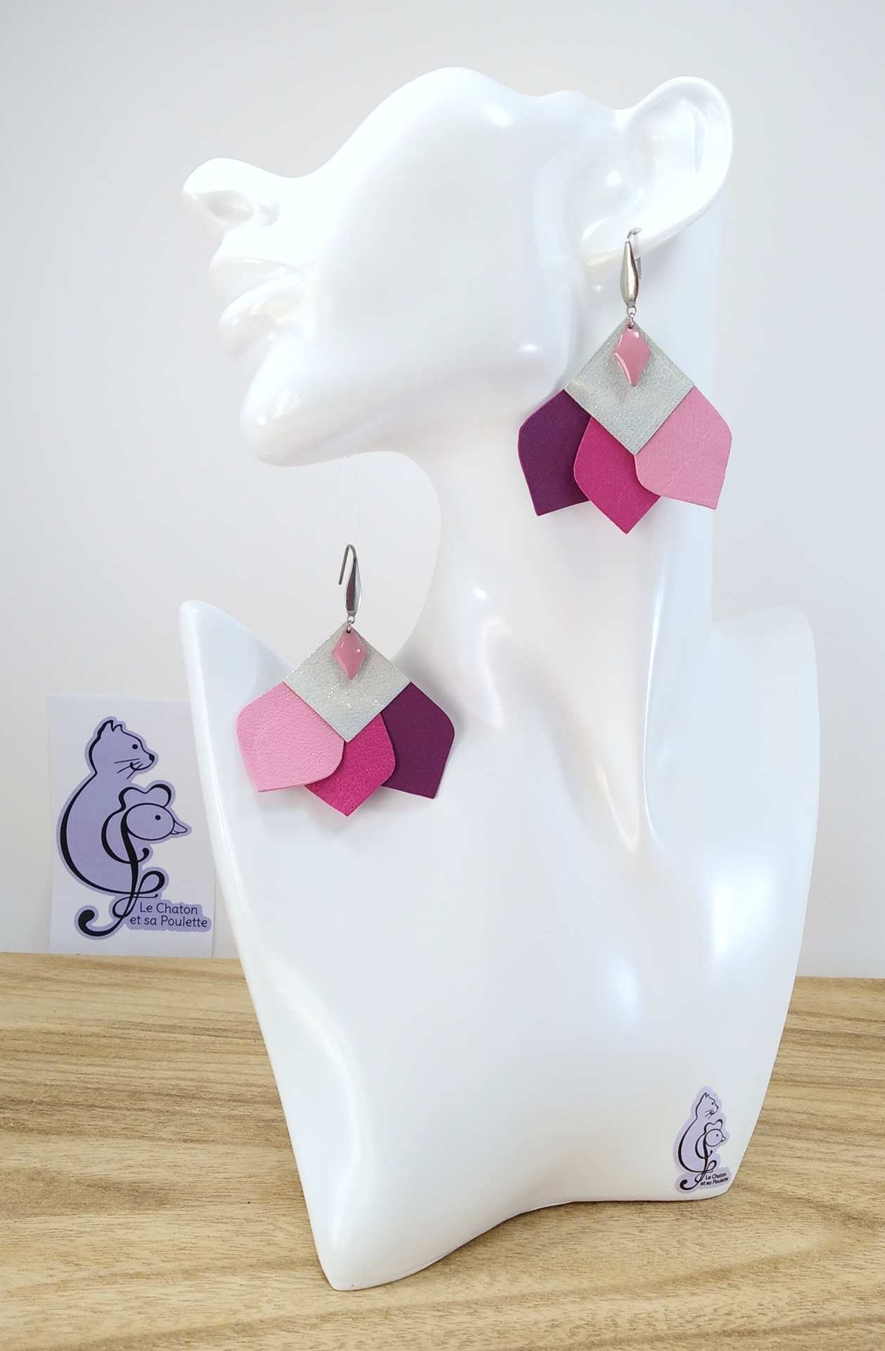 B.O. FORMIDABLE modèle n°12 Cuirs argent irisé/améthyste/fuchsia/rose dragée, losange rose