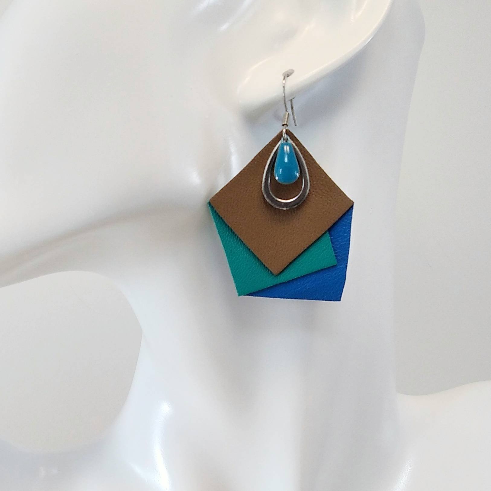 VENDUES ! B.O. FORMIDABLE modèle CLAUDINE Cuirs sépia/vert prasin/bleu cobalt, breloques goutte et goutte bleu cérulé