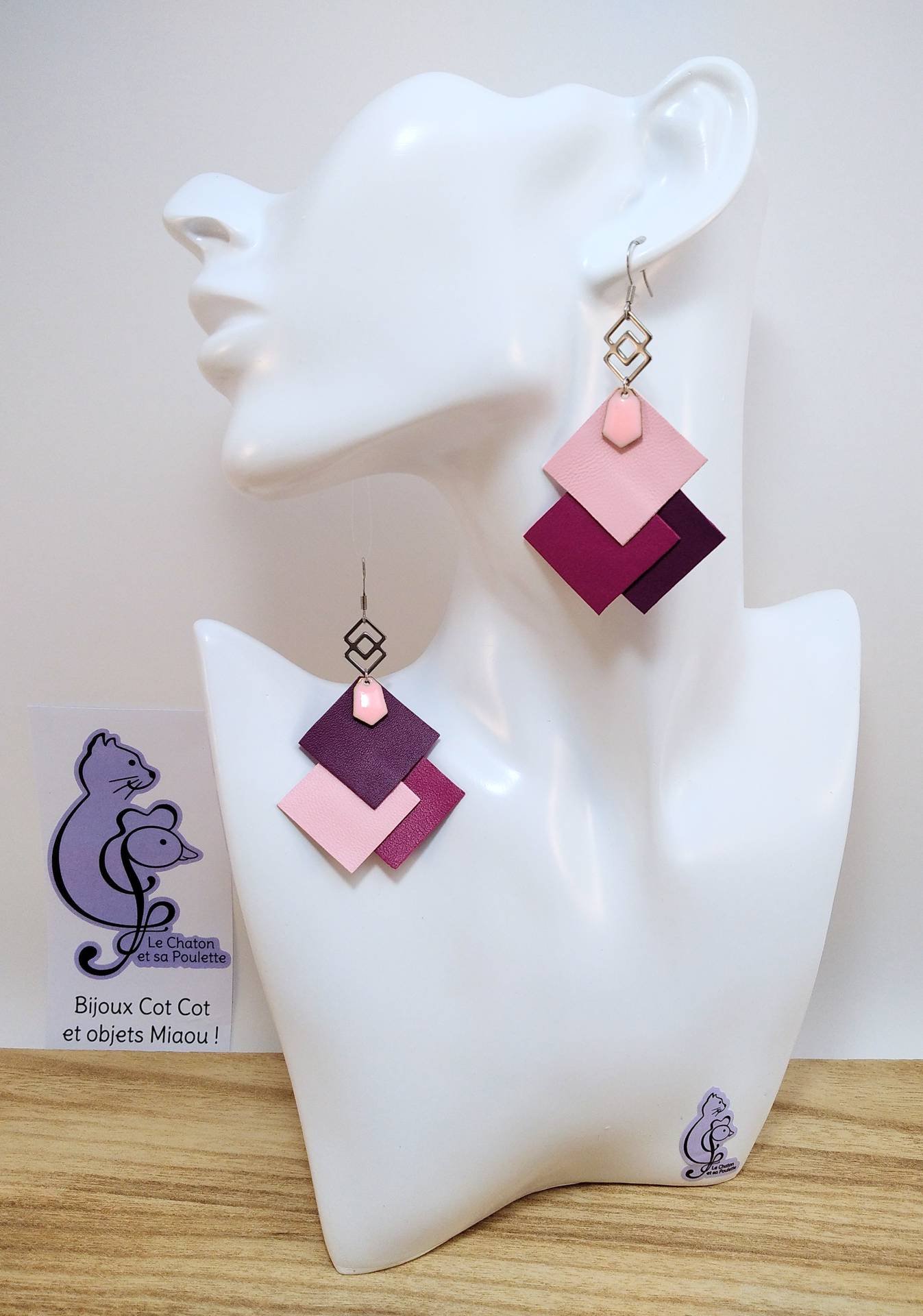 VENDUES ! B.O. FORMIDABLE modèle ÉMILIE Cuirs rose dragée/fuchsia/améthyste, breloque inox carrés entrelacés et diamant rose clair