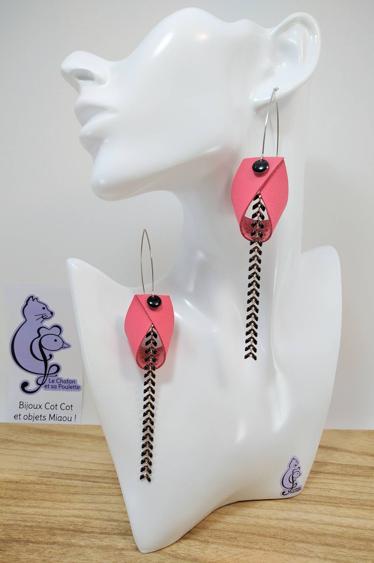 VENDUES ! B.O. FORMIDABLE modèle ANNIE Cuir rose, breloque rond noir et chaine épis noir