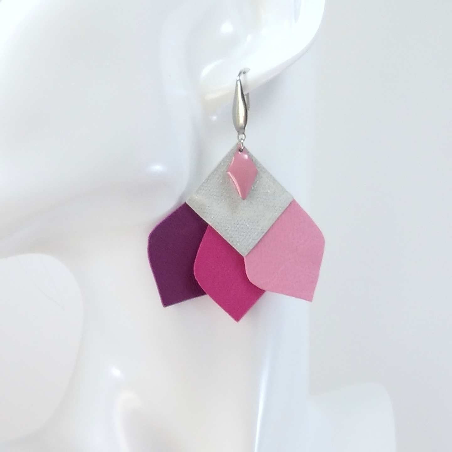 B.O. FORMIDABLE modèle n°12 Cuirs argent irisé/améthyste/fuchsia/rose dragée, losange rose