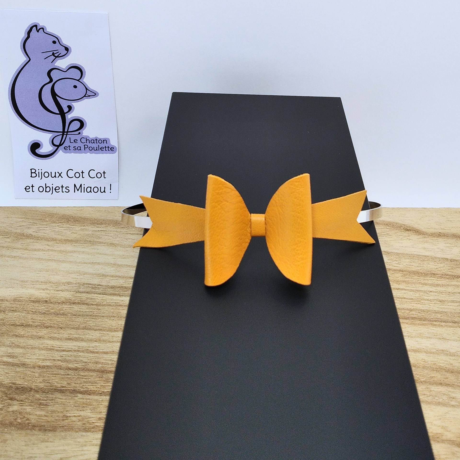 Serre-tête nœud en cuir ocre