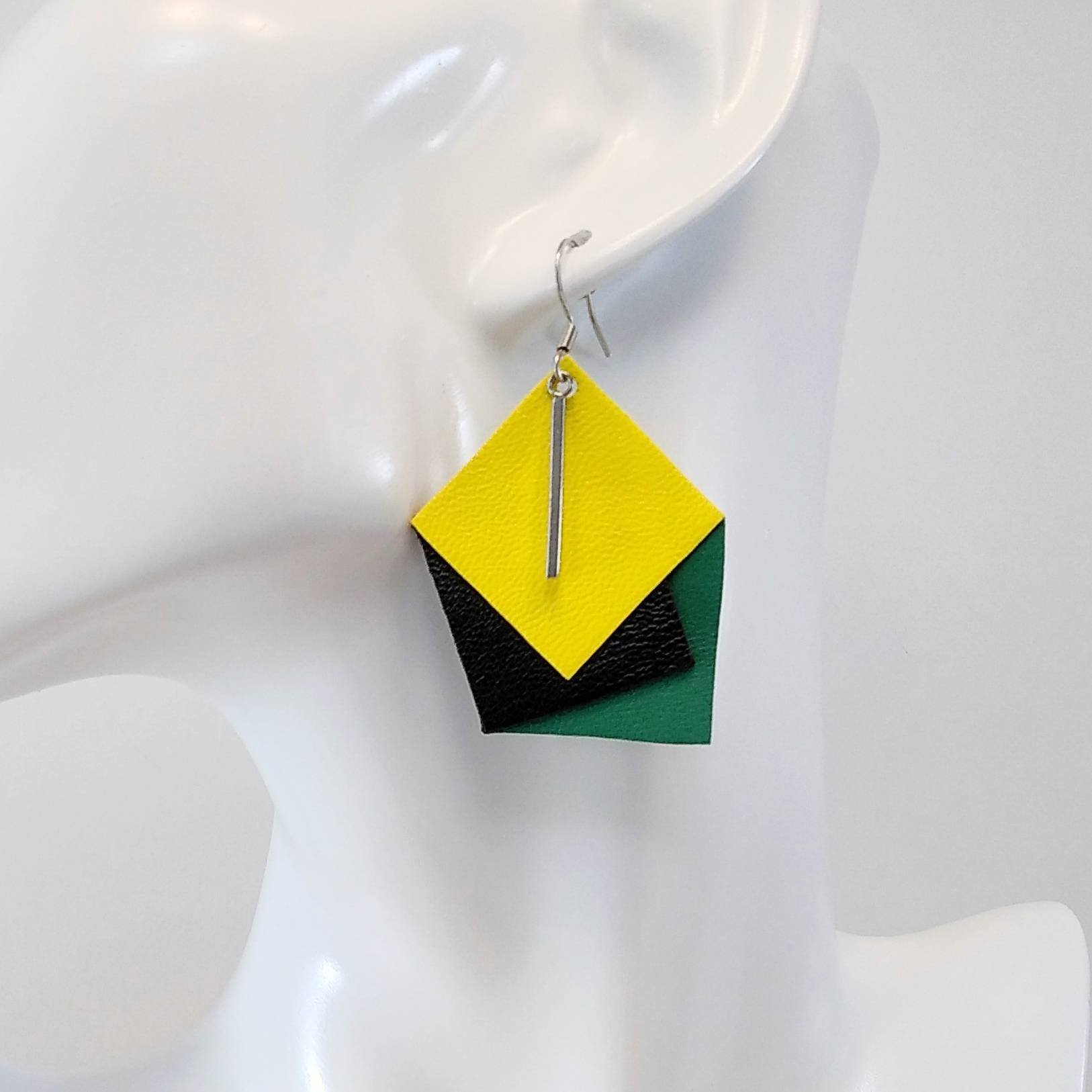 VENDUES ! B.O. FORMIDABLE modèle CLAUDINE Cuirs noir/vert herbe/jaune, breloque barre inox