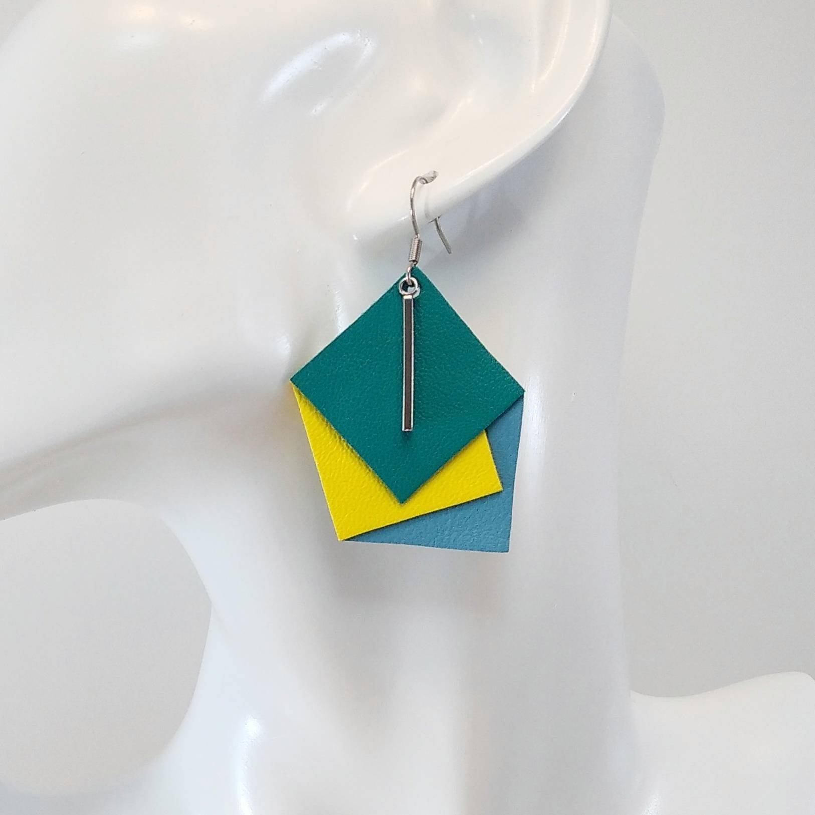 VENDUES ! B.O. FORMIDABLE modèle CLAUDINE Cuirs jaune/turquoise/vert prasin, breloque barre inox