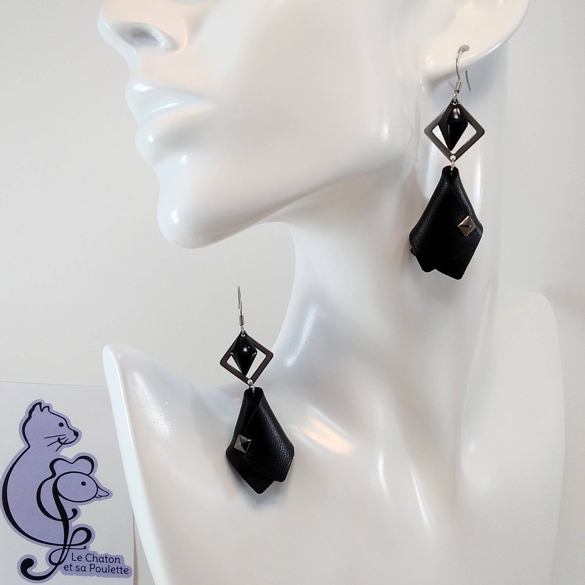 VENDUES ! BO FORMIDABLE modèle VAL cuir noir, breloques inox carré, losange noir et carré diamant laiton noir