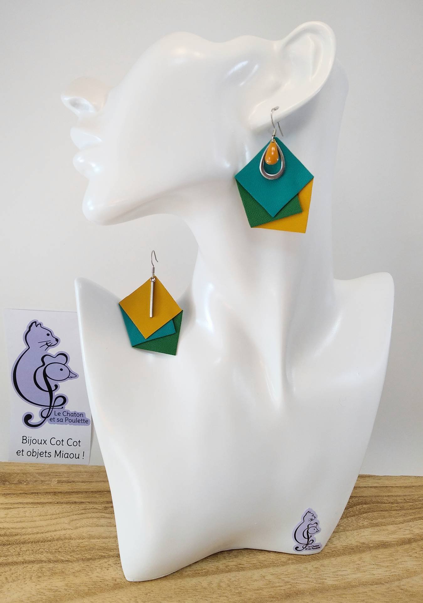 VENDUES ! B.O. FORMIDABLE modèle CLAUDINE Cuirs vert prasin/vert herbe/ocre, breloques goutte et barre inox et goutte moutarde