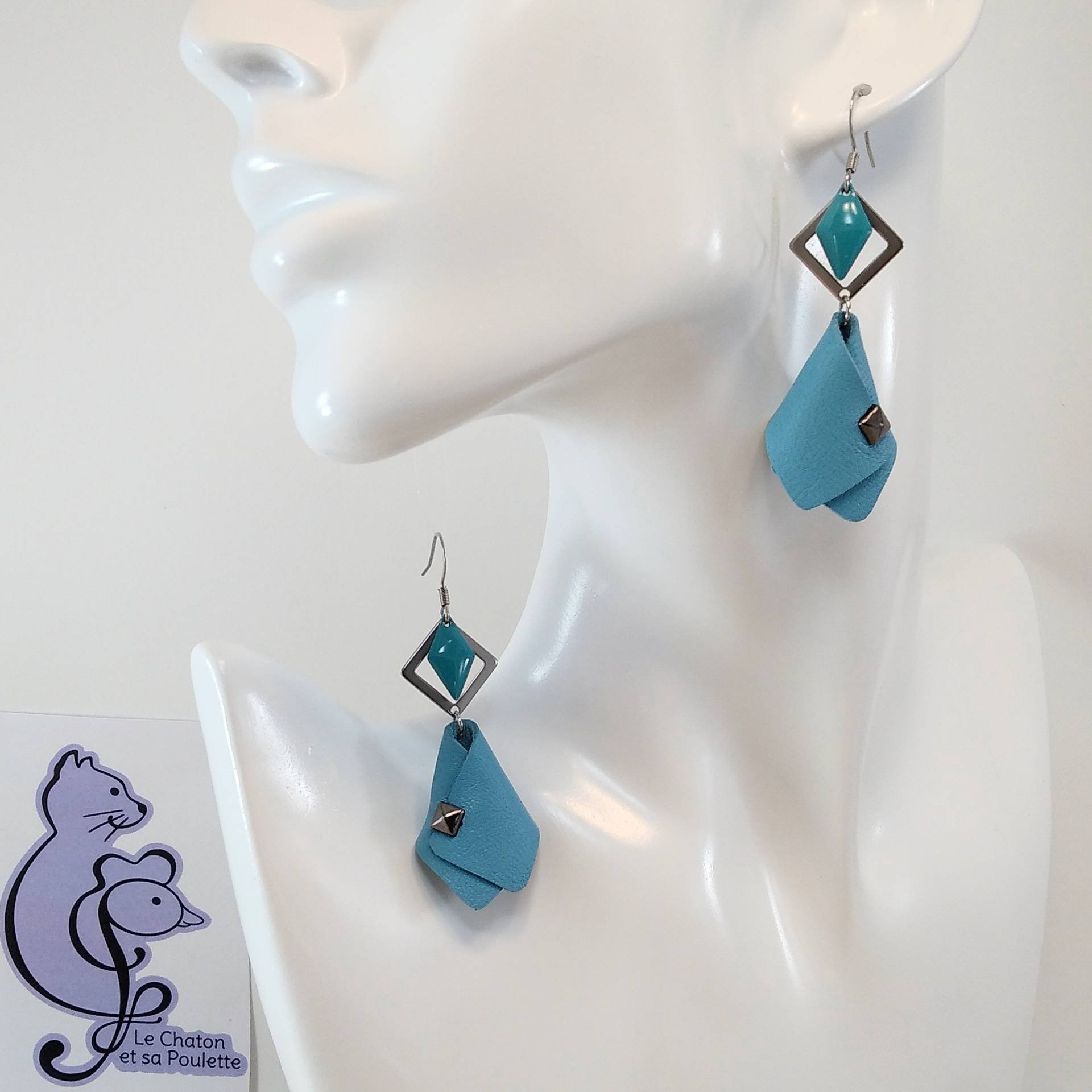 VENDUES ! BO FORMIDABLE modèle VAL cuir bleu turquoise, breloques inox carré, losange turquoise et carré diamant laiton noir