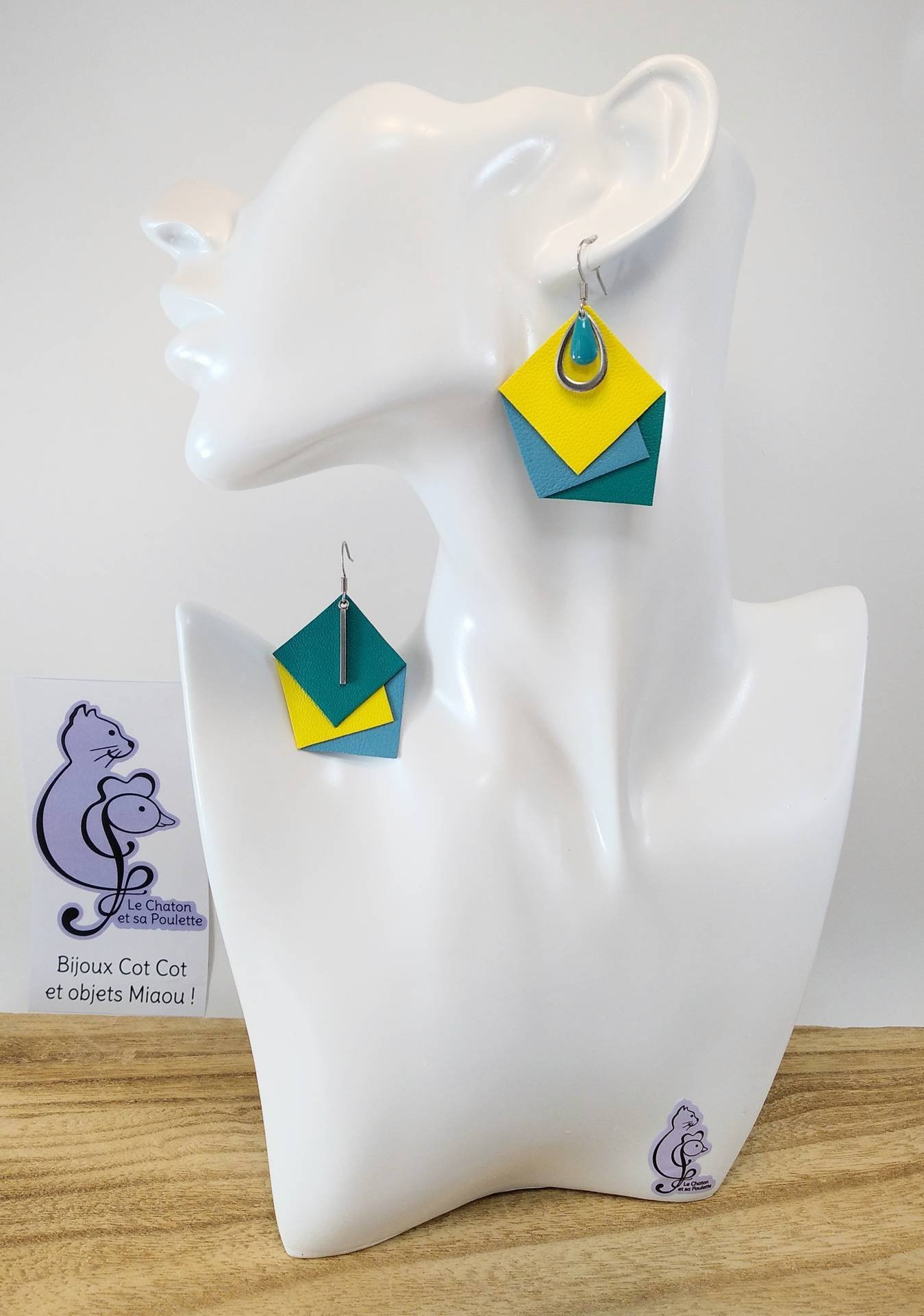 VENDUES ! B.O. FORMIDABLE modèle CLAUDINE Cuirs jaune/turquoise/vert prasin, breloques goutte et barre inox et goutte turquoise