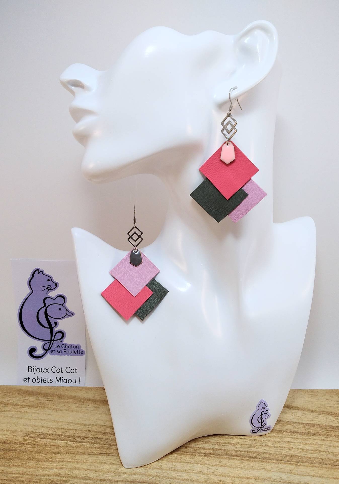 VENDUES ! B.O. FORMIDABLE modèle ÉMILIE Cuirs rose/gris/rose dragée, breloque inox carrés entrelacés et diamant rose clair ou gris