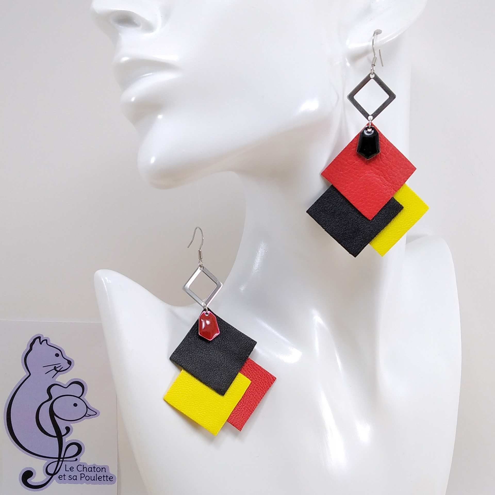 B.O. FORMIDABLE modèle ÉMILIE Cuirs rouge/noir/jaune, breloque inox carré et diamant noir ou rouge