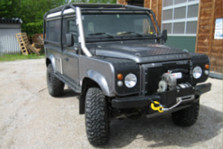 ALLTAGSFAHRZEUGE Wärmeisolierung Sitzkomfort Luftstandheizung Fahrwerks Einsatzbereich Korrosionsschutz REISEFAHRZEUG EXPEDITIONSFAHRZEUGE Kraftstoffzusatztanks Überrollkäfigen Dachzelt Vorzelten Sonnenplanen Sprechfunk Satellitennavigationsgeräte Tiefküh