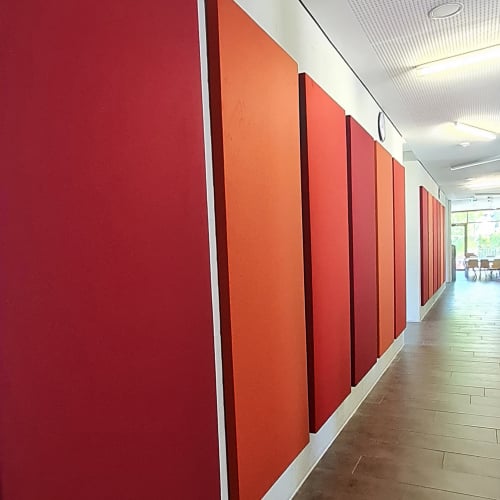 Das Otfried-Preußler-Gymnasium Pullach freut sich über eine verbesserte Raumakustik in der Mensa!