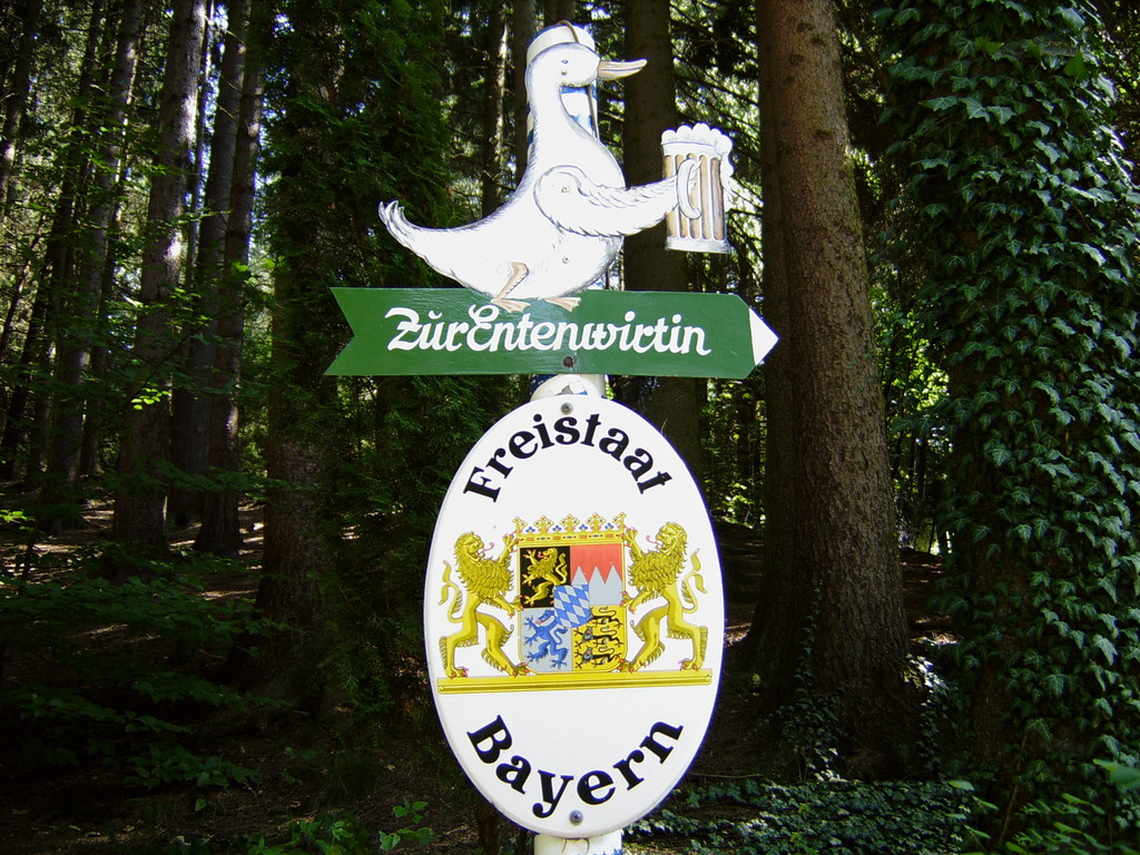 Hier gehts zum Haupteingang - Hauptgebäude