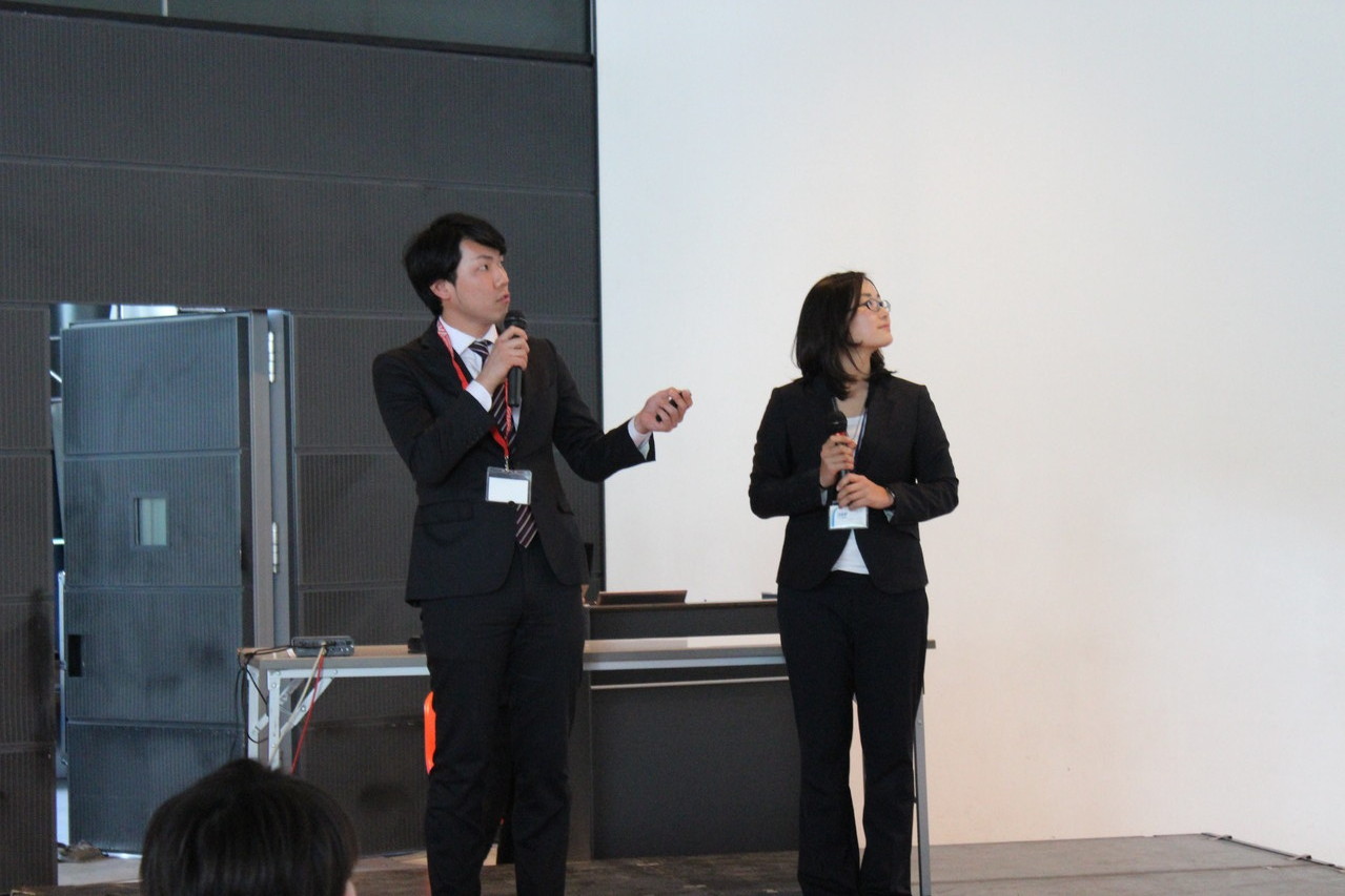 プレゼンの様子（担当：HSFスタッフ喜内，大重）