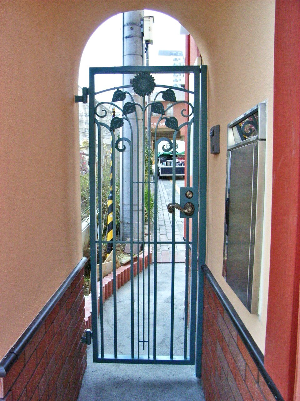 幼稚園 片開き門扉（吹田市）