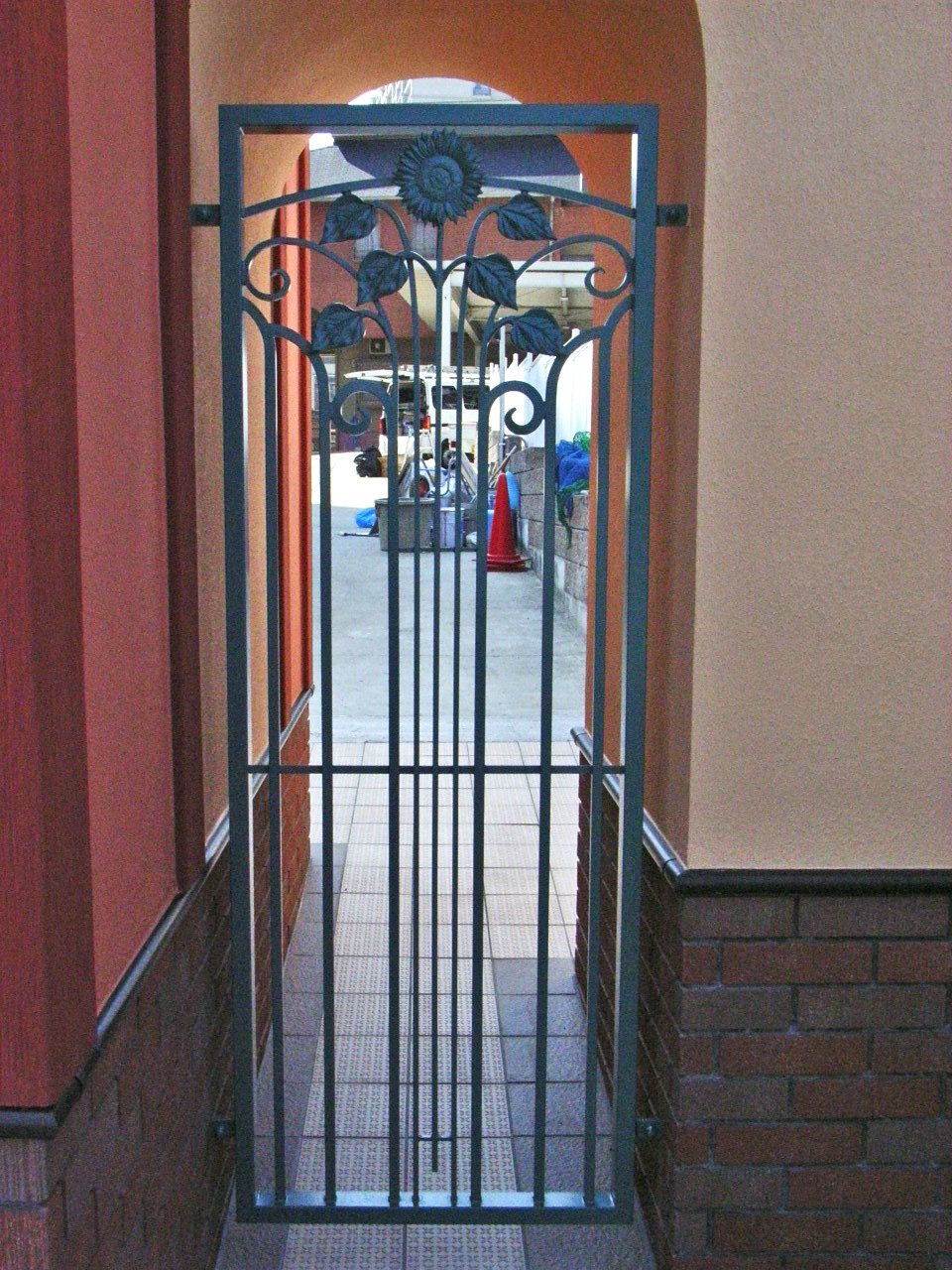 幼稚園 片開き門扉（吹田市）