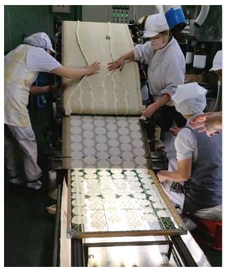 せんべい生地作り