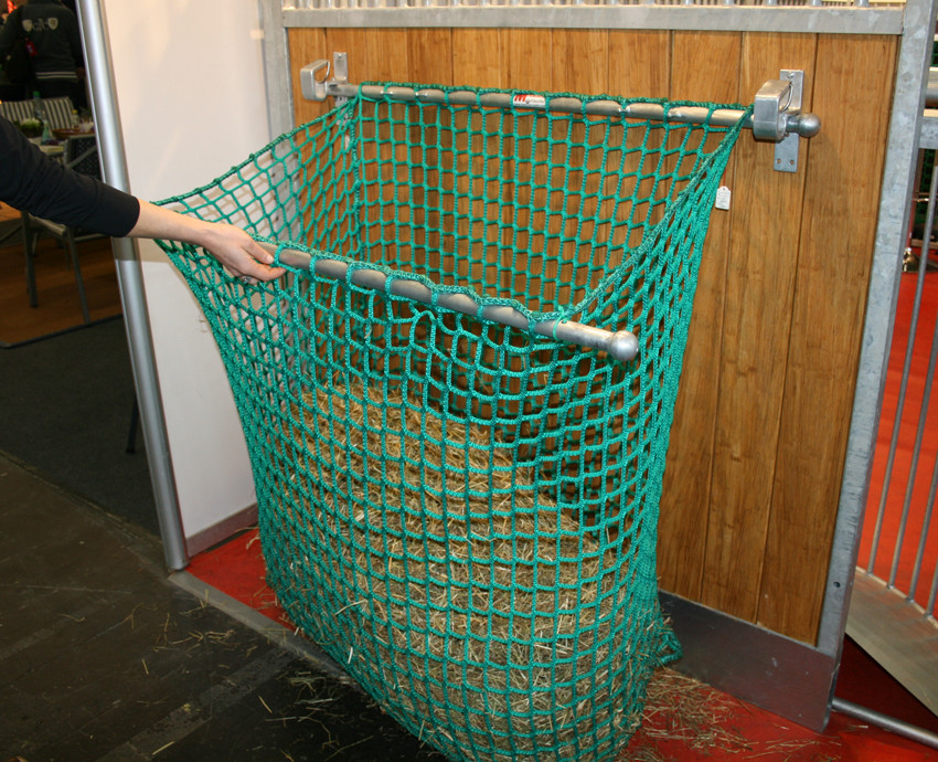 Füllmenge: je nach Wunsch von 1-20 Kg. Man muss das Netz nicht unbedingt ganz voll machen. Maschenweite hier 4,5cm.