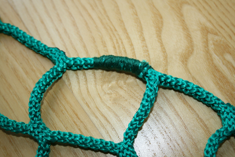 7. So sollte Ihr repariertes Netz am Ende aussehen. Es ist fast nicht sichtbar und sogar haltbarer wie vorher. Viel Spaß.