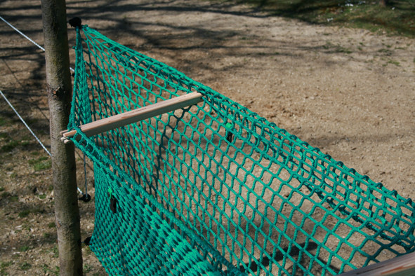 Hier wird das Netz durch unsere Netzspreizer weit aufgehalten, dadurch ist es sehr leicht zu befüllen. Die Netzspreitzer finden Sie als Zubehör weiter unten auf dieser Seite.