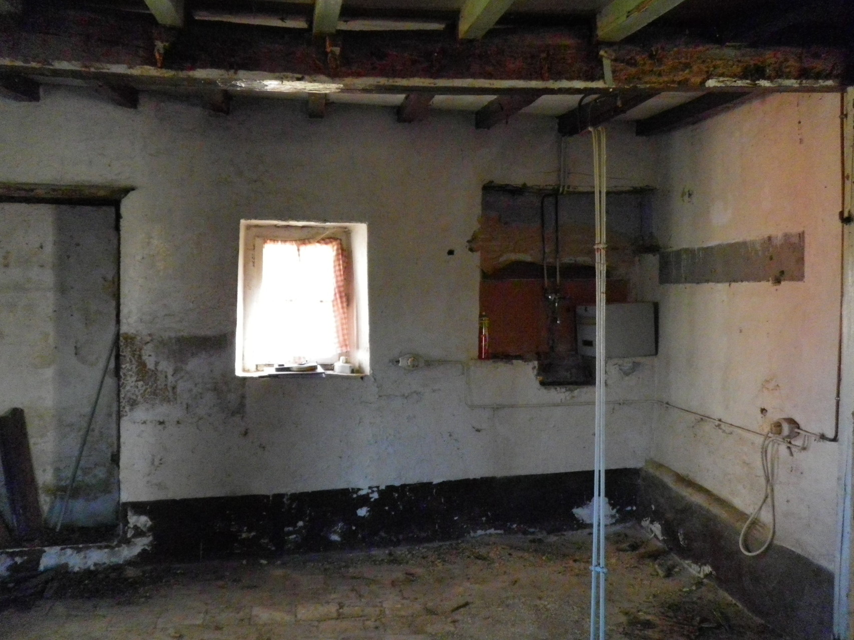 les enduits ciment recouvrent l'ensemble des murs