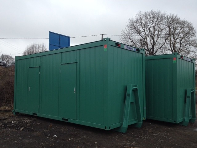 2 x Material/Manschaftscontainer auf Abrollrahmen (Sotrap)