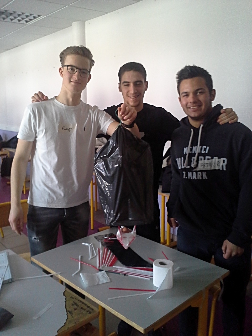 2. links Philipp Leuschner, BG12, rechts französische Schüler