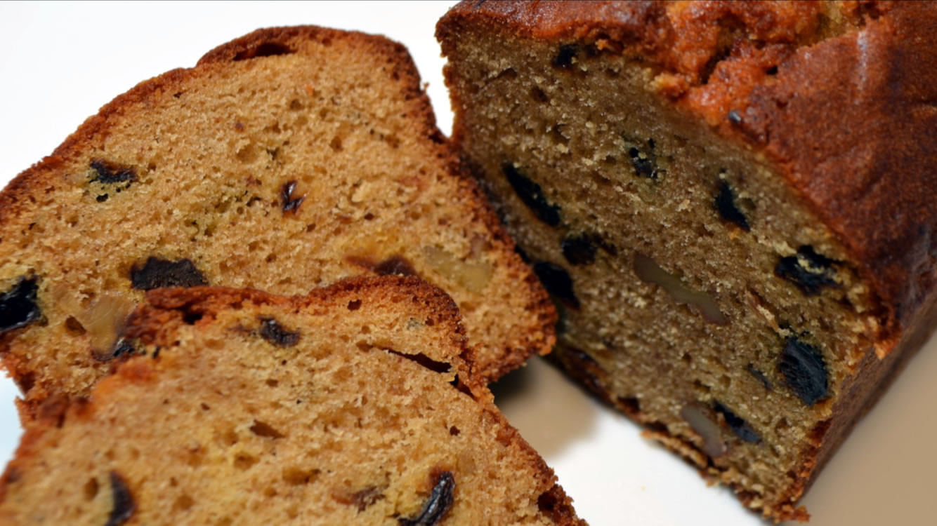 フルーツたっぷりのケーキ１