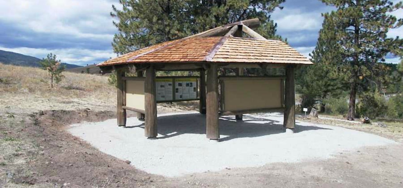 The Laurie Guichon Memorial Grasslands Interpretive Site opened in 2001 to educate about the ecological significance of the interior grasslands.