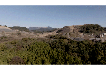 採石場をのぞんで