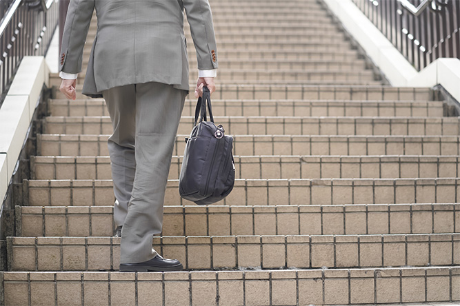 【コラム】息切れの原因と改善方法