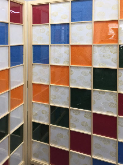 カラフルな彩り障子